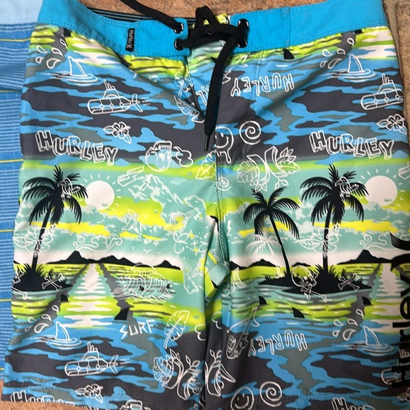 HURLEY SWIM BAGGIES/SHORTS (2) - Picture 2 of 4